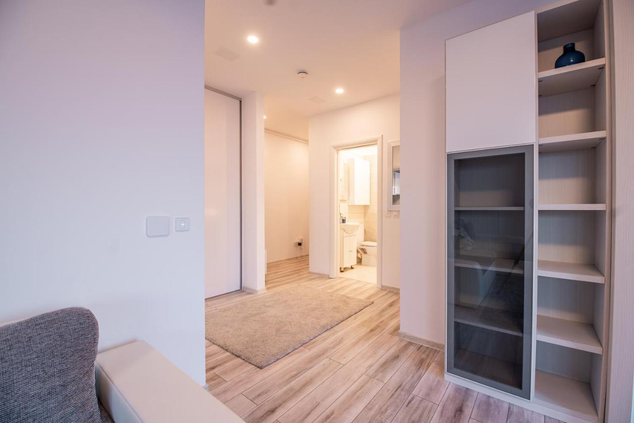Luxury Westpark 2 Presidentialsuite With Lake View W4 Bukarest Kültér fotó